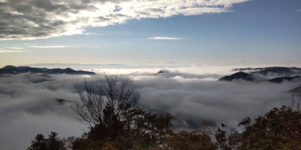 早朝登山で雲海に遭遇！